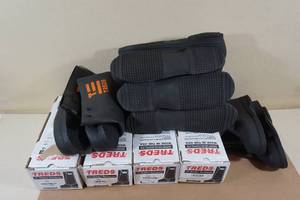 lot 145 image: Treds 17 Rubber Overboots - Assorted Sizes