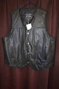 lot 204 image: FMC Black Leather Riding Vest - Size 5X