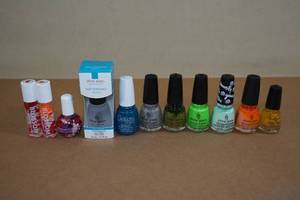 lot 238 image: Assorted Nail Polish - China Glaze