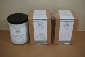 lot 242 image: Begonia & Bench Candle Set - Garden Flower, P.N.W. & Lilac