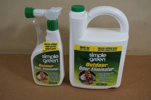 lot 32 image: SImple Green Outdoor Odor Eliminator 32 oz Sprayer and Gallon Refill