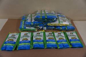 lot 184 image: 42 Greenies Feline Smartbites Hairball Control Treats - 4.6oz Bags