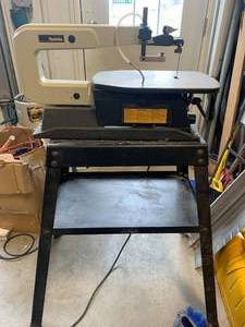 lot 9 image: Makita SJ-401 Scroll Saw with Stand Works Great