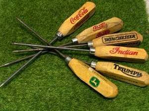 lot 15 image: 6 Piece Collection Pick Set
