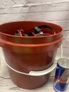 lot 29 image: Bucket of Husky Tie Down, Ratchet Straps