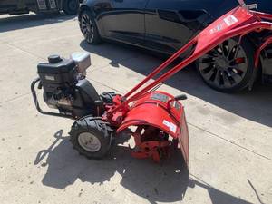 lot 32 image: Troy Bilt, Pony ES, 16 Inch Tiller Works Great Like New Condition