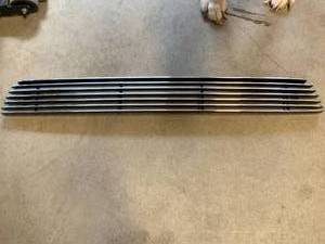 lot 94 image: New 2004-2005 F-150 Bumper Grill