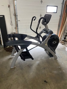 Cybex 750A  Arc Trainer