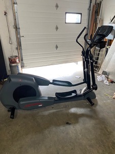 Life Fitness 9100 Cross Trainer