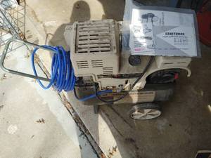 lot 401 image: Craftsman Compressor