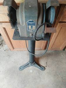 lot 412 image: Bench Grinder