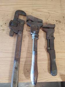 lot 420 image: Pipe Wrenches