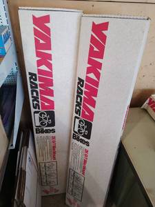 lot 436 image: Yakima Racks