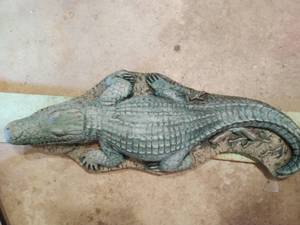 lot 438 image: Alligator Statue