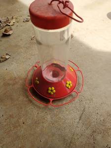 lot 474 image: Hummingbird Feeder
