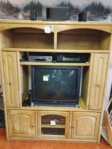 lot 90 image: Entertainment Center