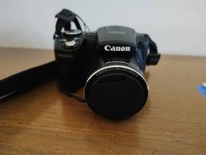lot 125 image: Canon PowerShot SX500 IS Camera