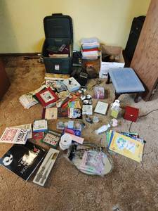 lot 129 image: Collection of Dcor & More