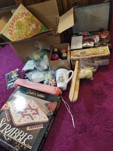 lot 135 image: Collection of Sewing & Craft Supplies