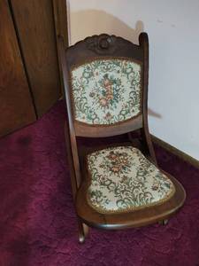 lot 140 image: Vintage Folding Rocking Chair
