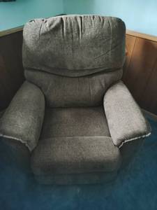 lot 142 image: La-Z Boy Reclina-Rocker with Tags