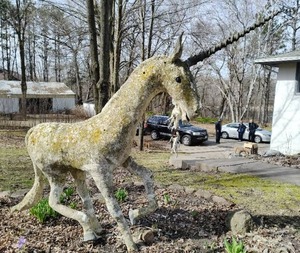 lot 1 image: Large Handmade Unicorn Yard Art
