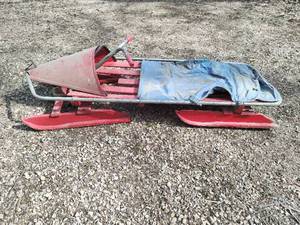 lot 10 image: Vintage Sled
