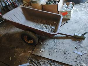 lot 302 image: Wheel Horse Utility Trailer