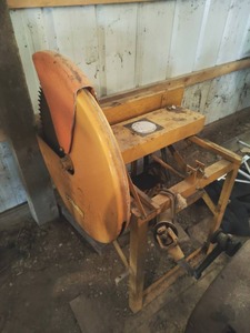 lot 6 image: Industrial Cord saw