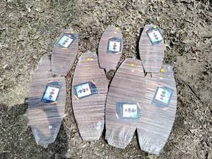 lot 361 image: Seven Vintage Wind Mobile Hanging Lawn Ornaments