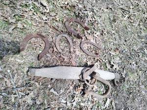 lot 368 image: Four Horseshoes & Yoke