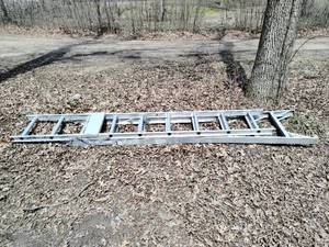 lot 370 image: Painters Aluminum Converting Step Ladder