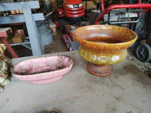 lot 385 image: Two Vintage Haeger Pots