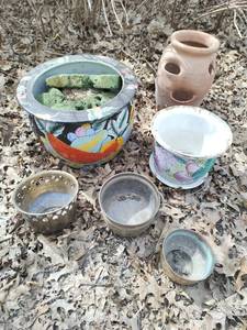 lot 390 image: Collection of Planters