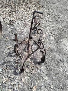 lot 25 image: Plow