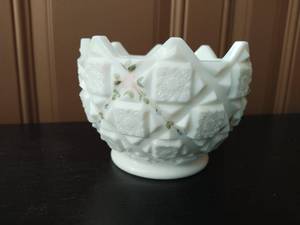 lot 175 image: Milk Glass Bowl by West Moreland
