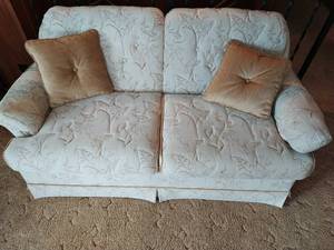 lot 186 image: Vintage Loveseat