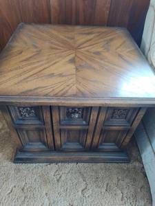 lot 190 image: Vintage End Tables