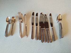 lot 226 image: Wallace Stainless Steel Plated Flatware Set
