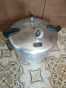 lot 231 image: Magic Seal Pressure Cooker