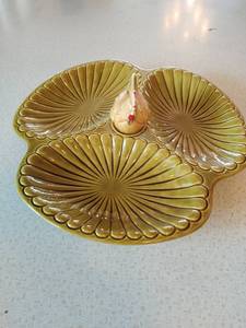 lot 233 image: Ceramic Chicken Serving Tray