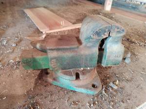 lot 340 image: 4 Vice