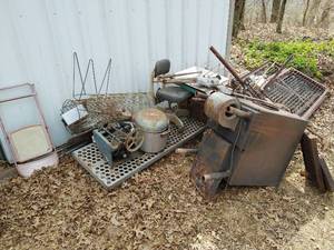lot 384 image: Misc. Metal items