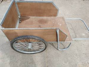 lot 487 image: Wheelbarrow