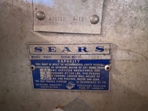 lot 800 image: 15 Foot Aluminum Canoe Made by Sears