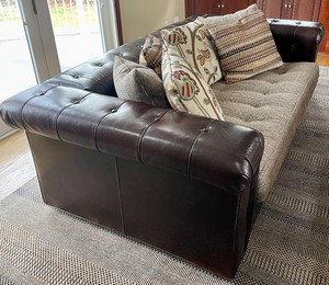 lot 2 image: Stunning Stickley Chicago Sofa