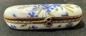 lot 202 image: Limoges Floral Trinket Box