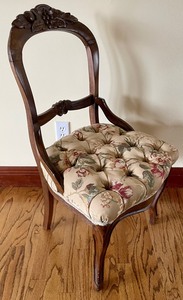 lot 25 image: Vintage Chair with Tufted Upholstered Seat