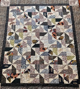 lot 46 image: Quaint Quilt