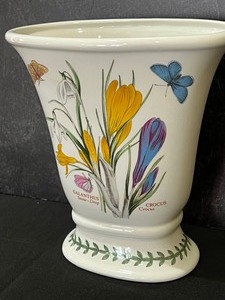 lot 71 image: Portmeirion Floral Vase